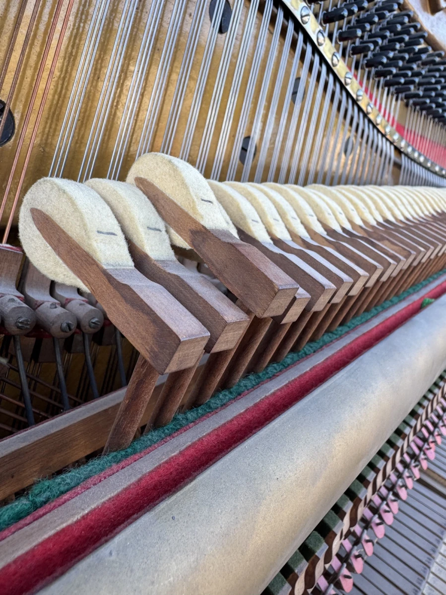 Antieke buffetpiano Geinberg met bijpassend pianobankje - foto 10