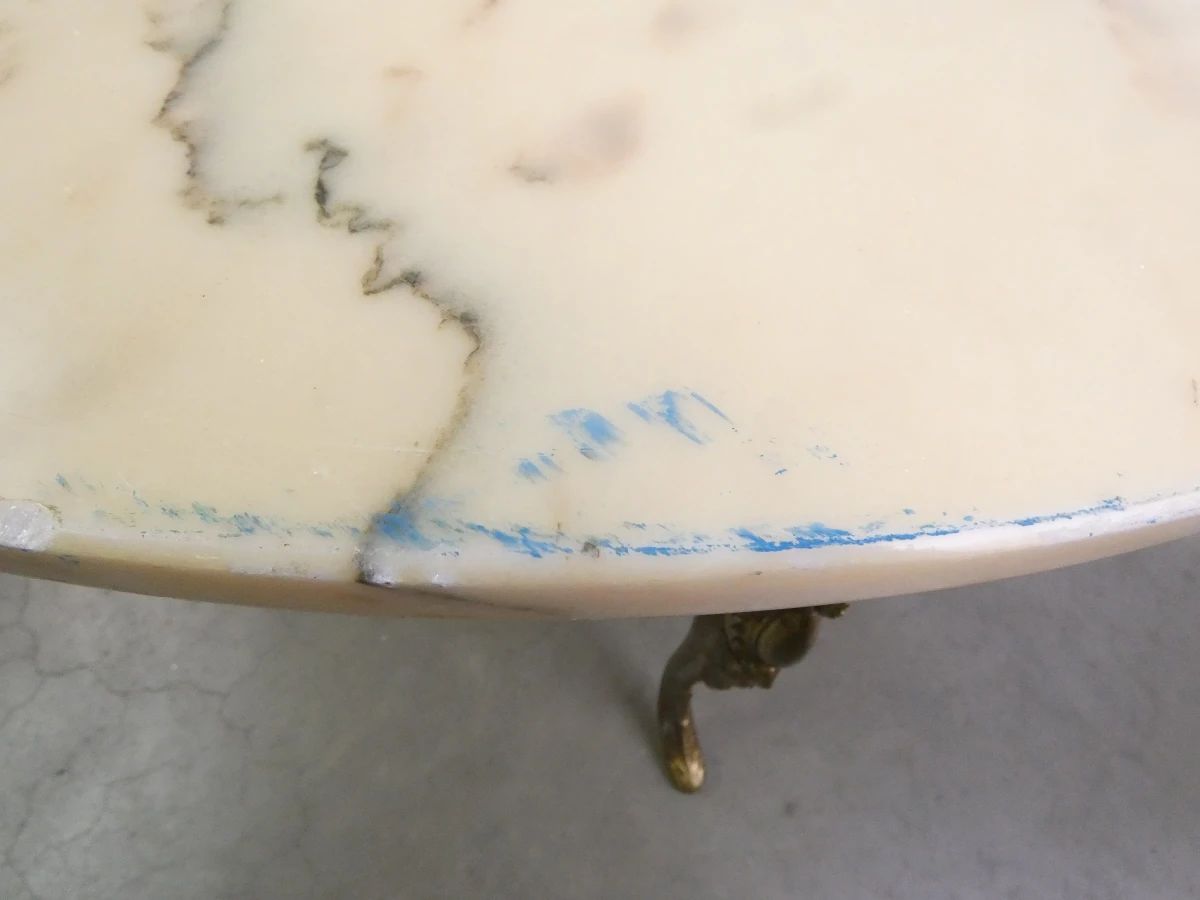 Ronde salontafel met marmeren blad en messing onderstel