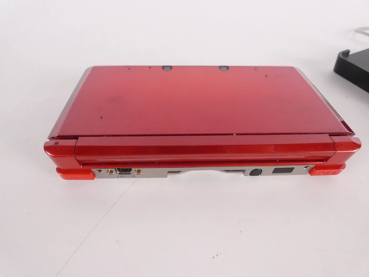 Rode Nintendo 3DS handheld met accessoires en spel - foto 5