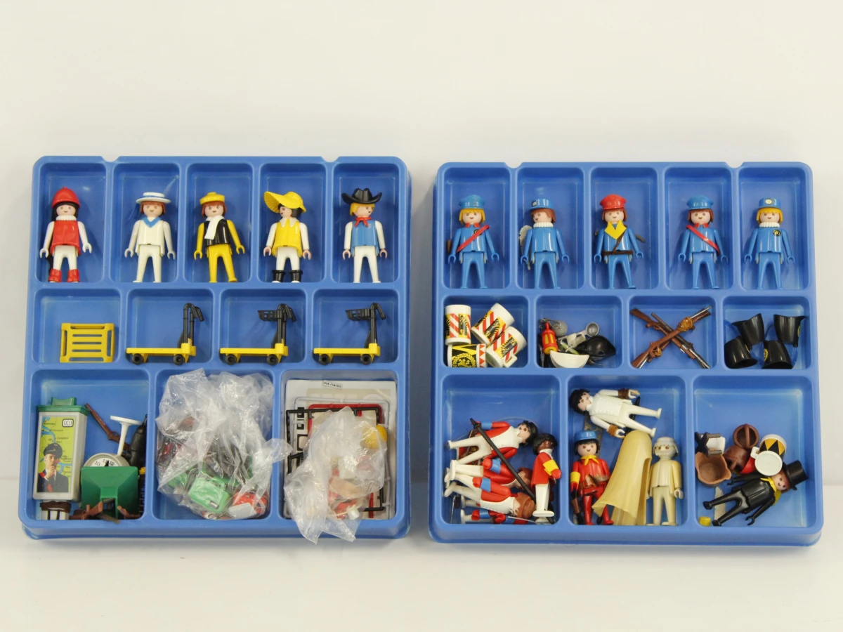 Vintage Playmobil figuren en accessoires in blauwe koffer - foto 4