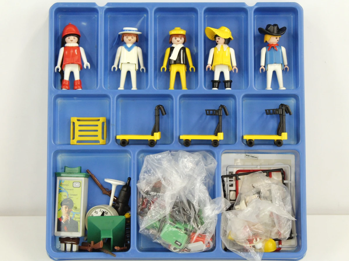 Vintage Playmobil figuren en accessoires in blauwe koffer - foto 6