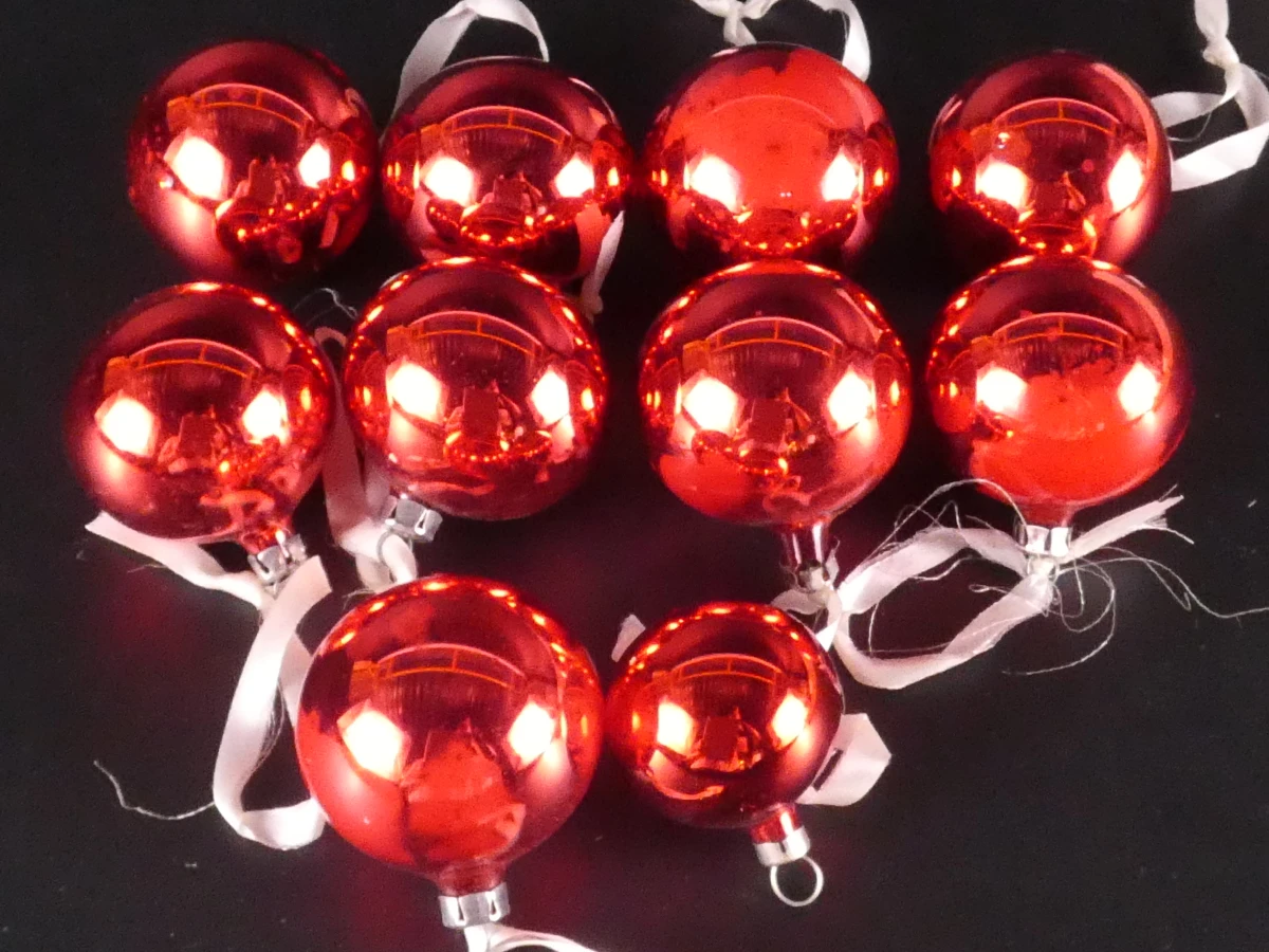 Set vintage kerstballen in diverse kleuren en designs