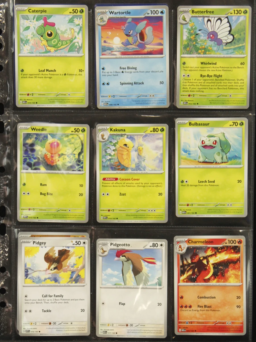 Verzameling Pokémon kaarten in albums
