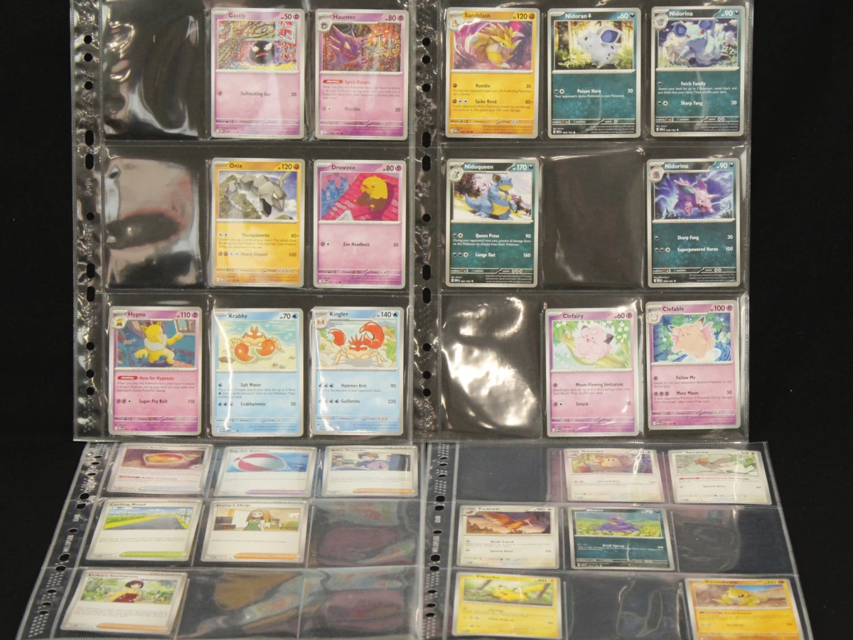 Verzameling Pokémon kaarten in albums