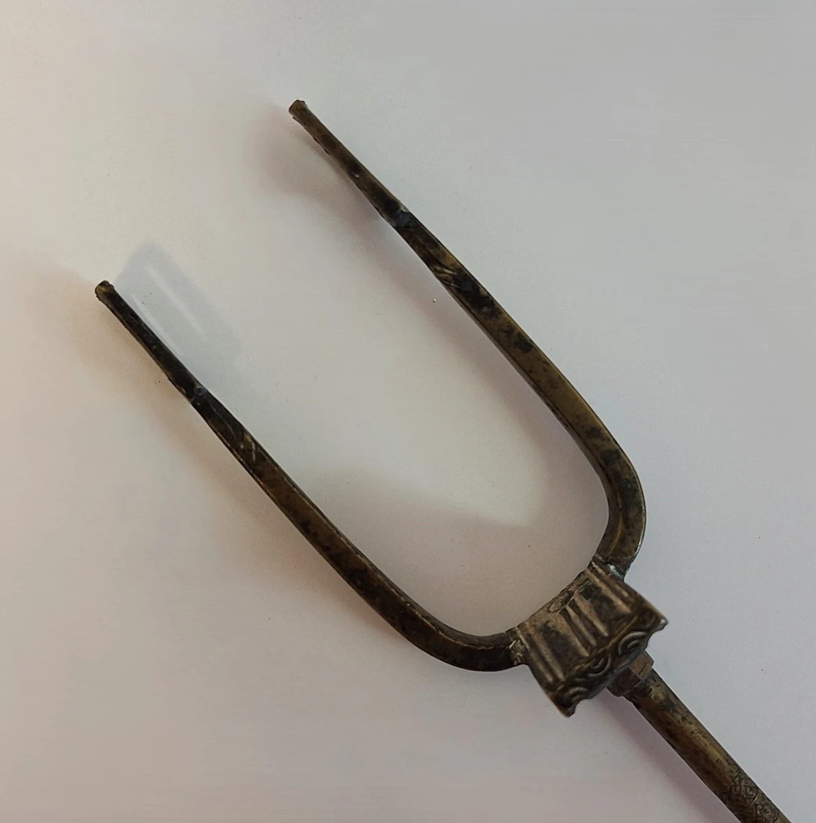 Antieke metalen vork voor haardvuur - foto 2