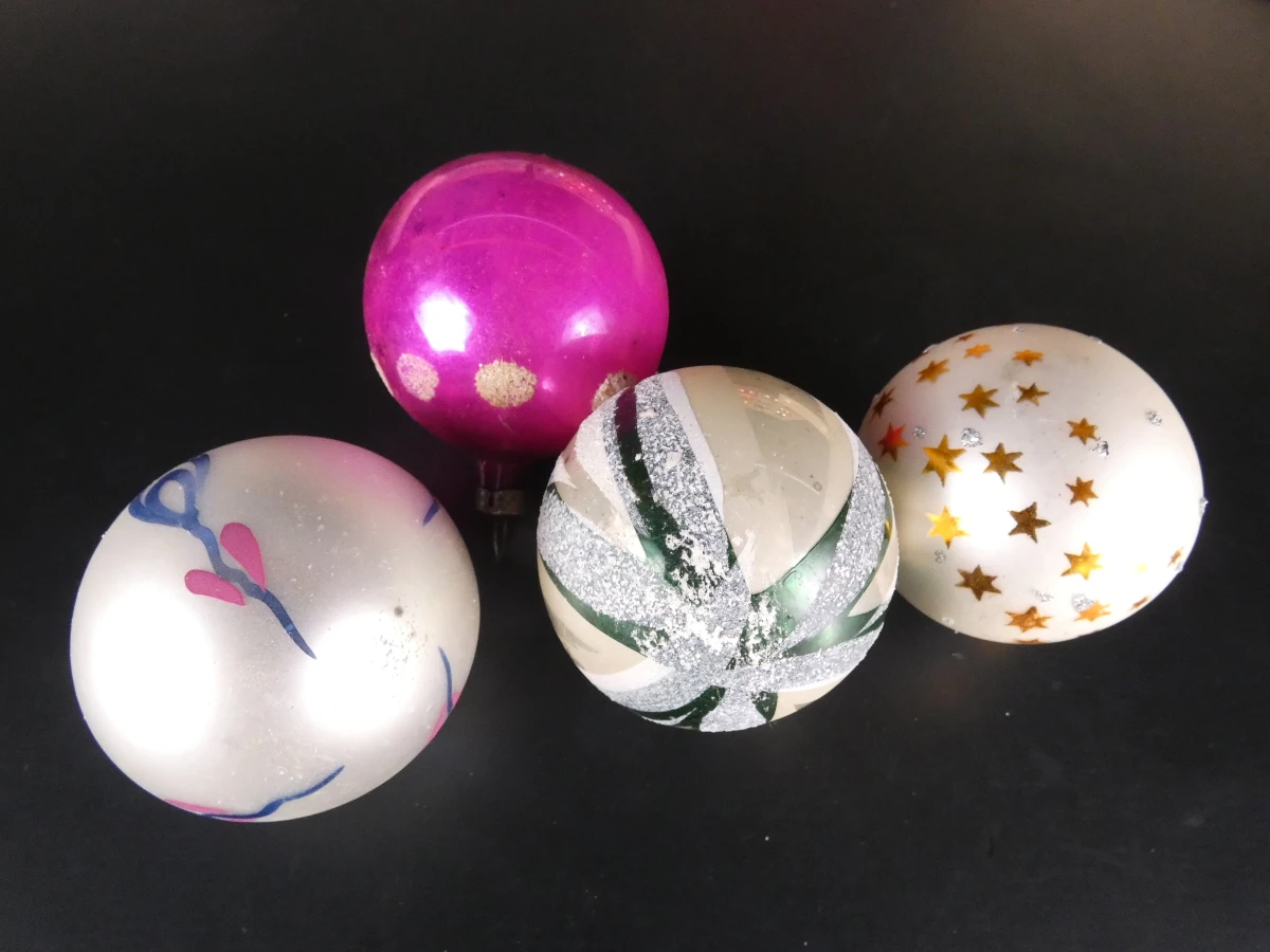 81 vintage kerstballen, pieken en kerstversiering glas - foto 8