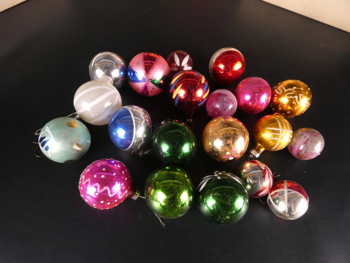 81 vintage kerstballen, pieken en kerstversiering glas - foto 10