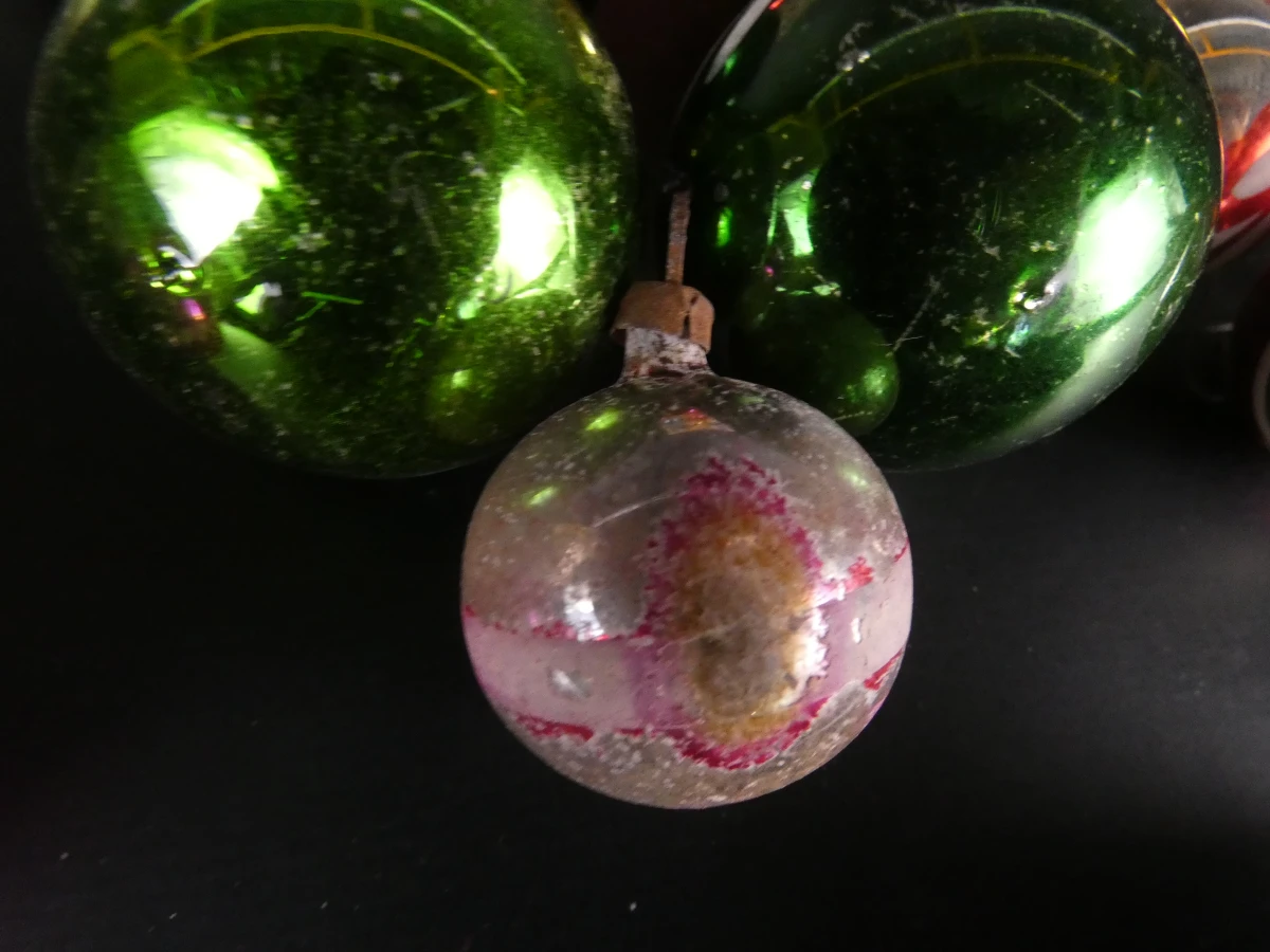 81 vintage kerstballen, pieken en kerstversiering glas - foto 14