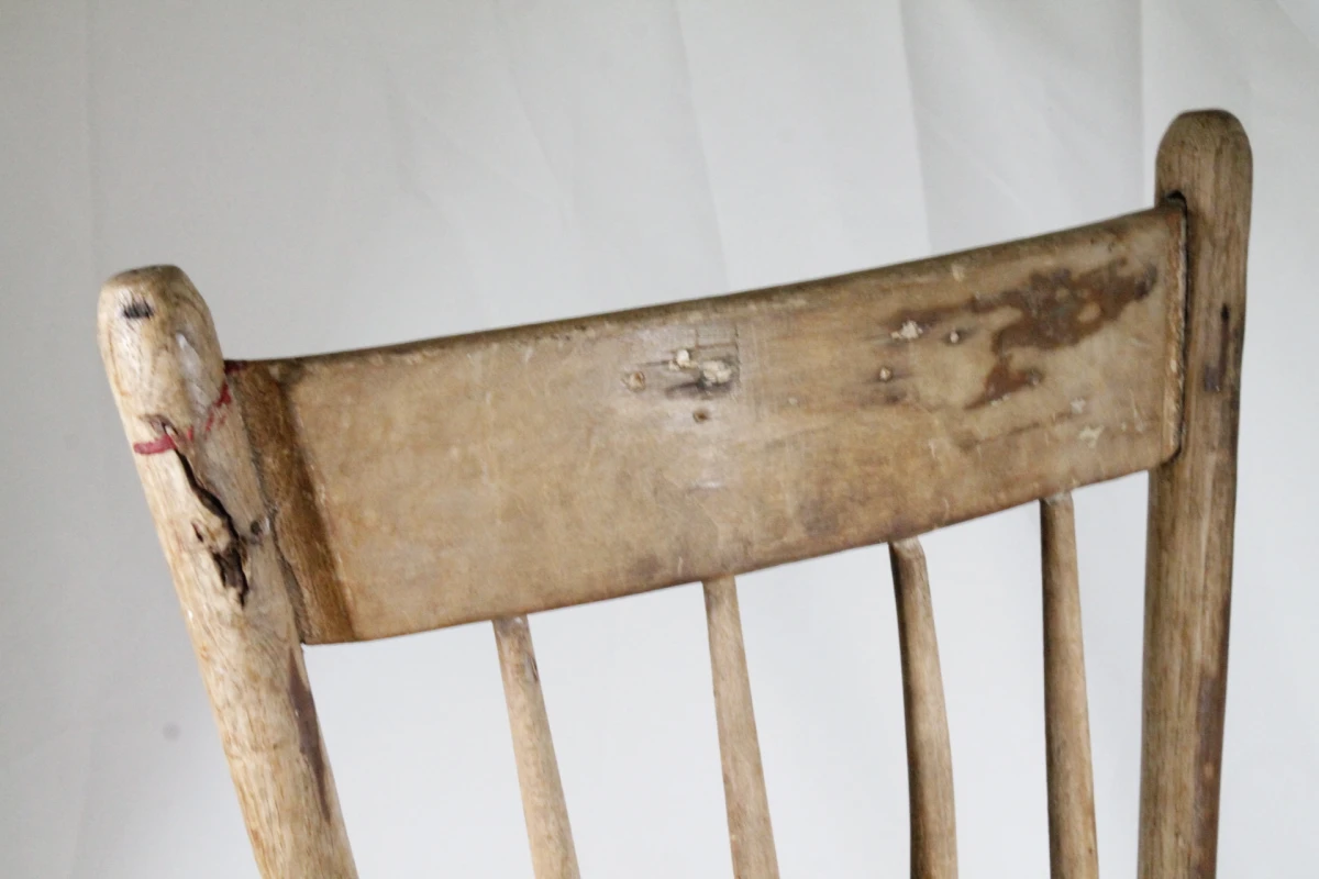 Antieke, primitieve houten spijlenstoel - foto 5