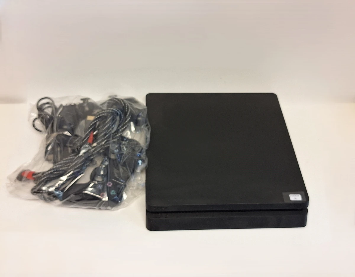 PlayStation 4 Slim met accessoires – foto 2 – kavel bij De Kringwinkel, Aalst