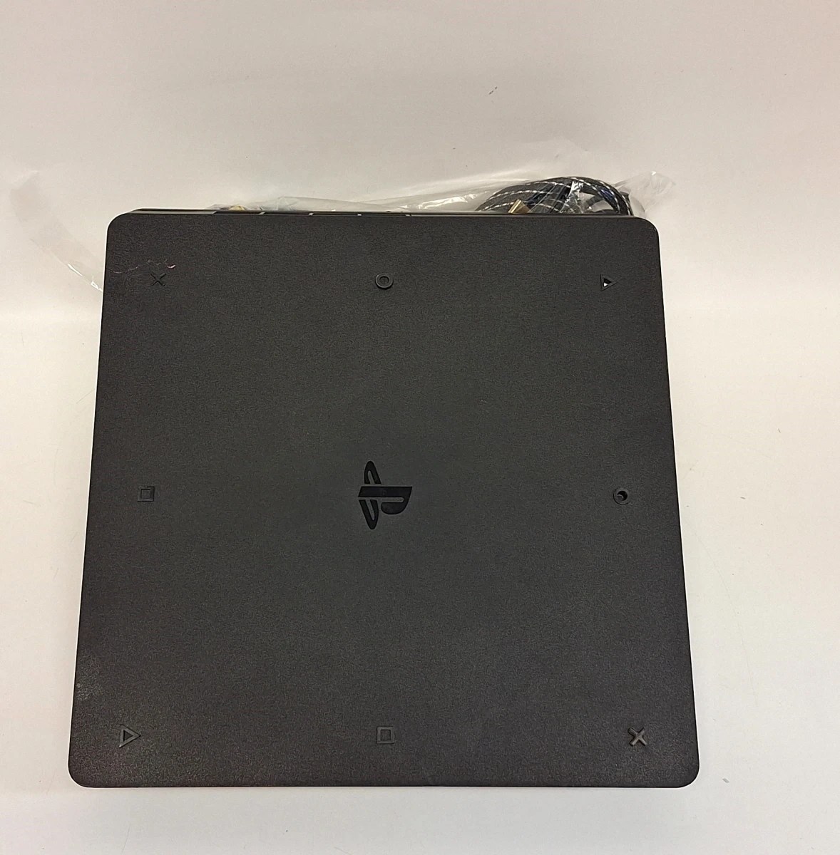 PlayStation 4 Slim met accessoires – kavel bij De Kringwinkel, Aalst