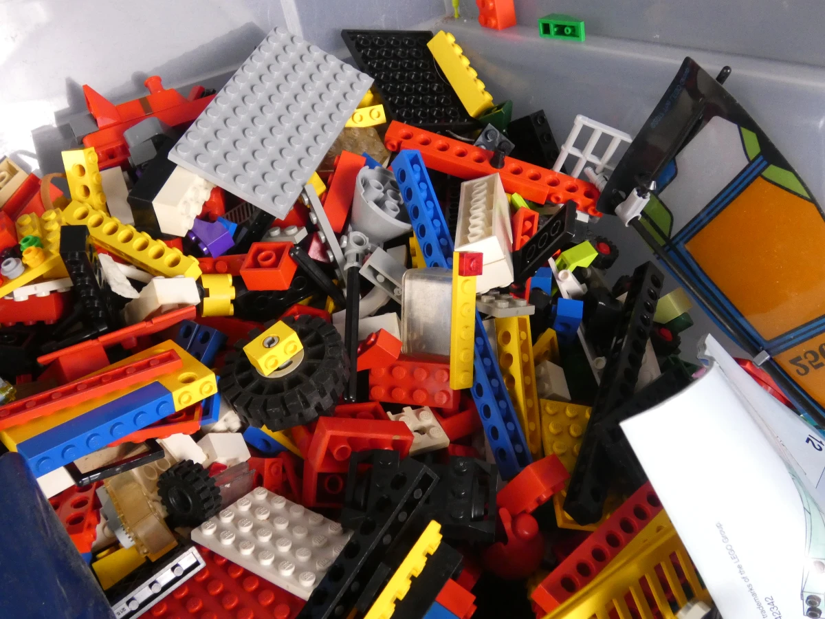 Groot lot LEGO bouwstenen en onderdelen – diverse kleuren, voertuigen en accessoires - foto 3