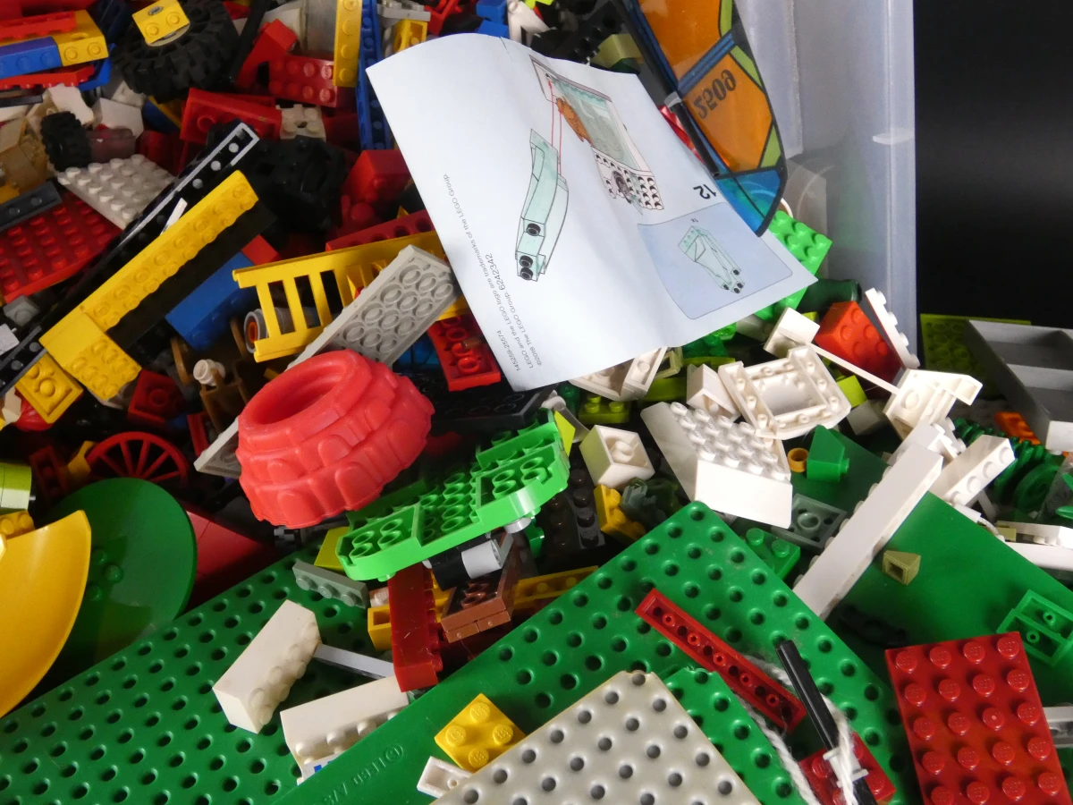 Groot lot LEGO bouwstenen en onderdelen – diverse kleuren, voertuigen en accessoires - foto 5