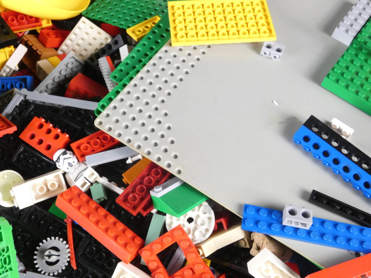 Groot lot LEGO bouwstenen en onderdelen – diverse kleuren, voertuigen en accessoires - foto 7