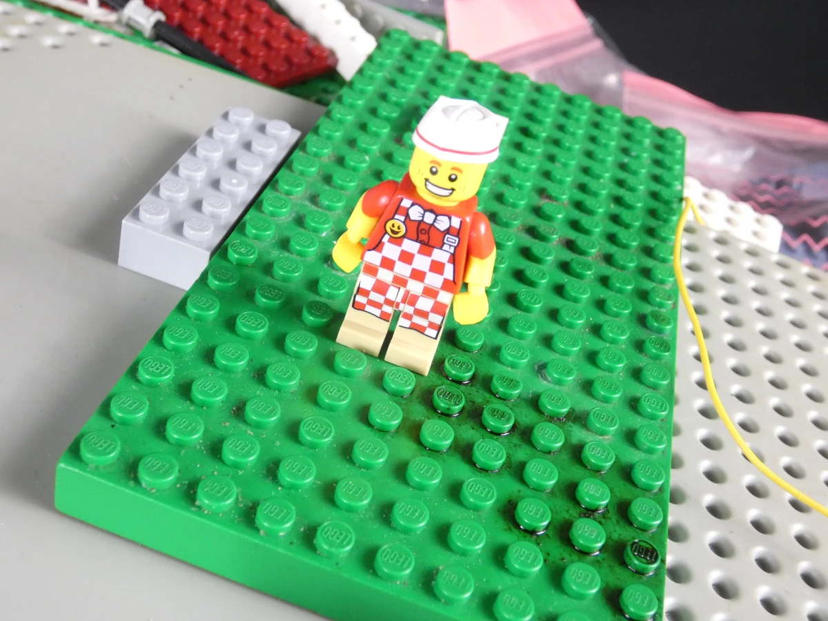 Groot lot LEGO bouwstenen en onderdelen – diverse kleuren, voertuigen en accessoires - foto 11