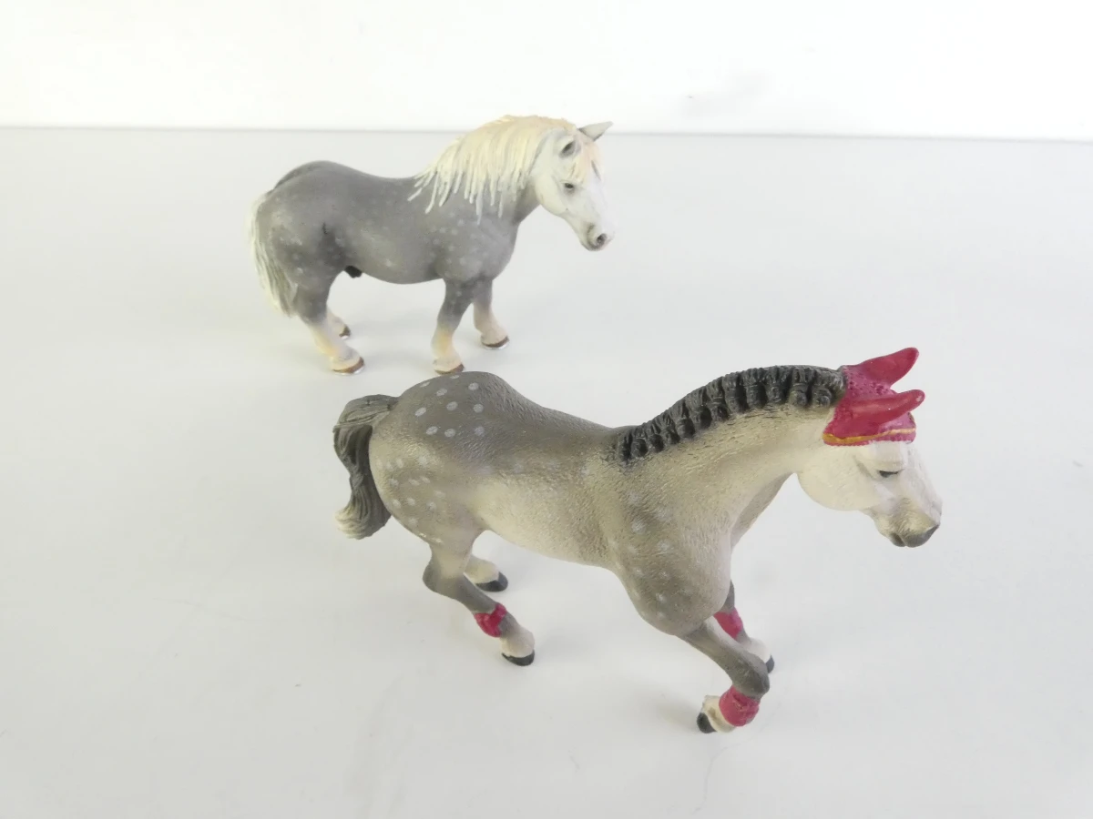 Set van 11 Schleich dierenfiguren – paarden, boerderijdieren, olifanten en eenhoorn - foto 2