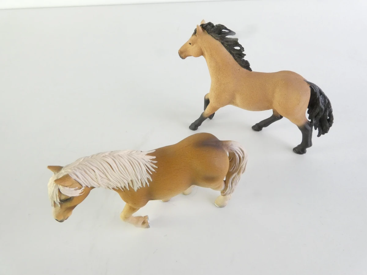 Set van 11 Schleich dierenfiguren – paarden, boerderijdieren, olifanten en eenhoorn - foto 7