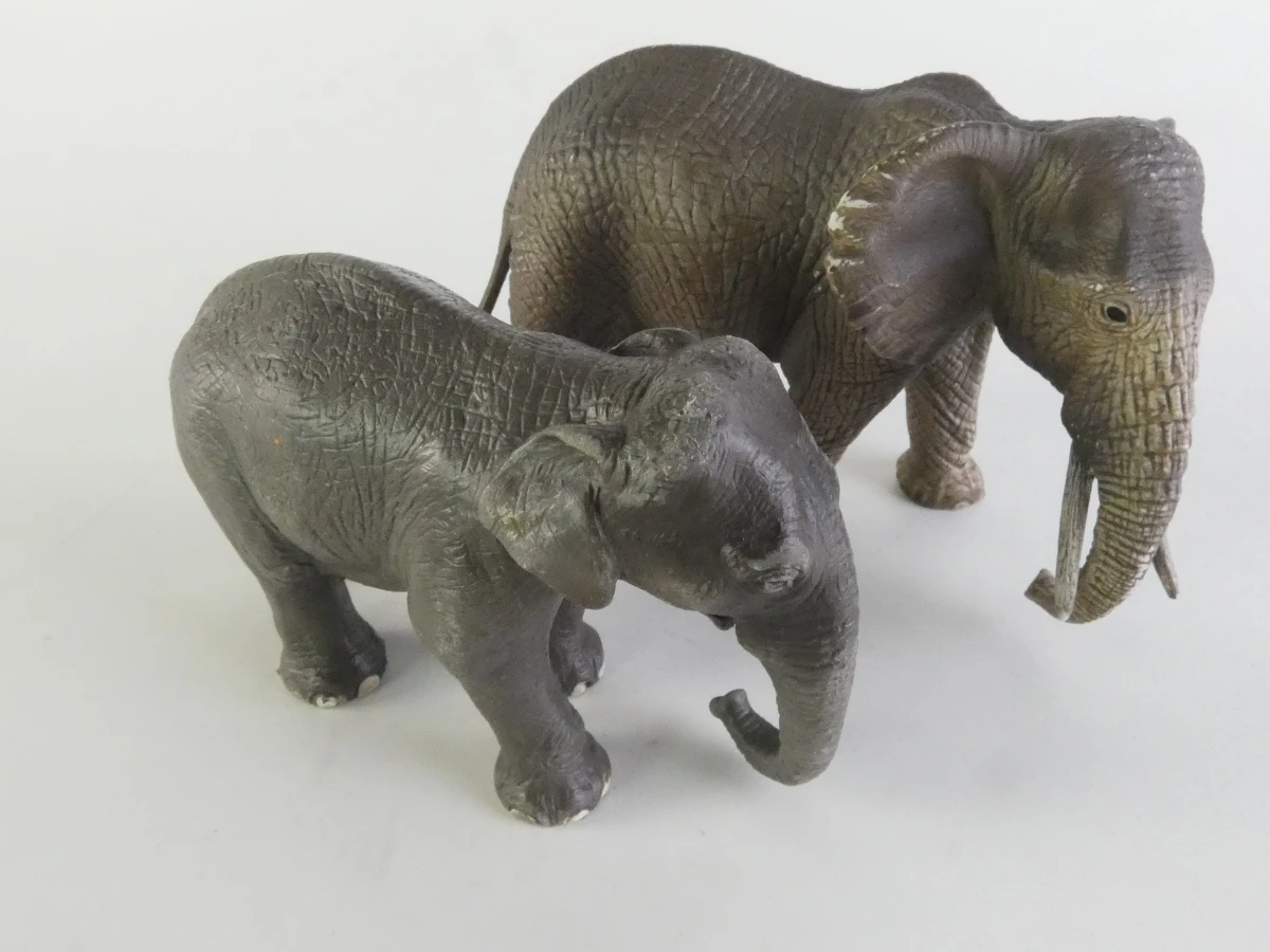 Set van 11 Schleich dierenfiguren – paarden, boerderijdieren, olifanten en eenhoorn - foto 11