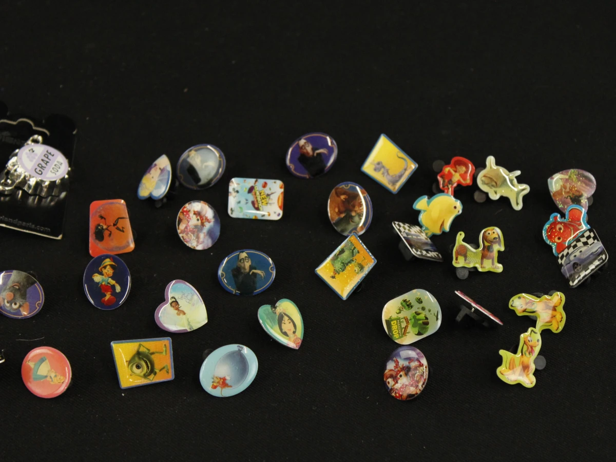 Disney new generation festival verzamelalbum met pins - foto 2