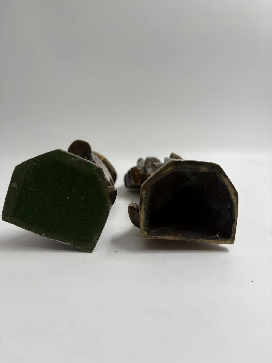 Set van 2 bronzen torenwachters