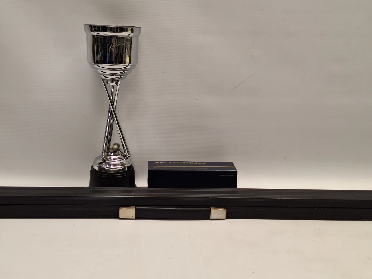 Complete set biljartbenodigdheden met keu, ballen, trofee en koffer - foto 3