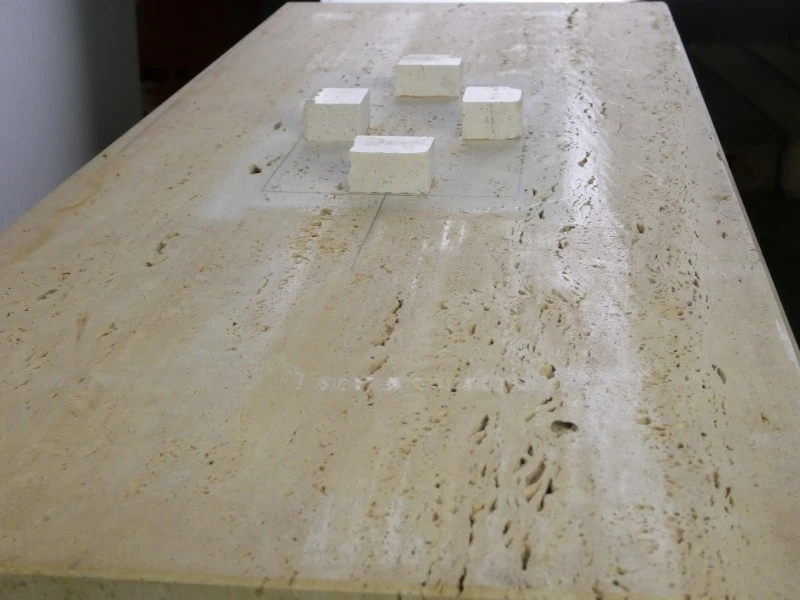 Massieve travertin tafel met stenen voet - foto 12
