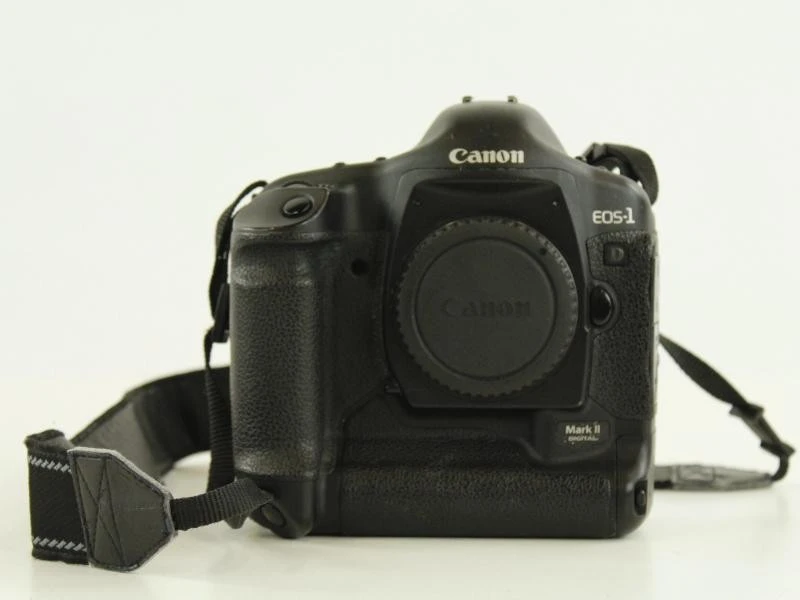 Canon EOS-1D Mark II digitale spiegelreflexcamera met accessoires - foto 11