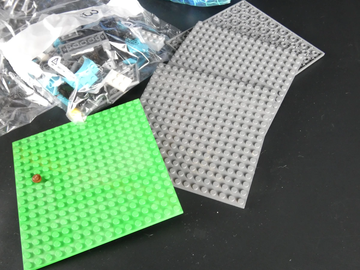Grote bak Lego met diverse steentjes en onderdelen - foto 19