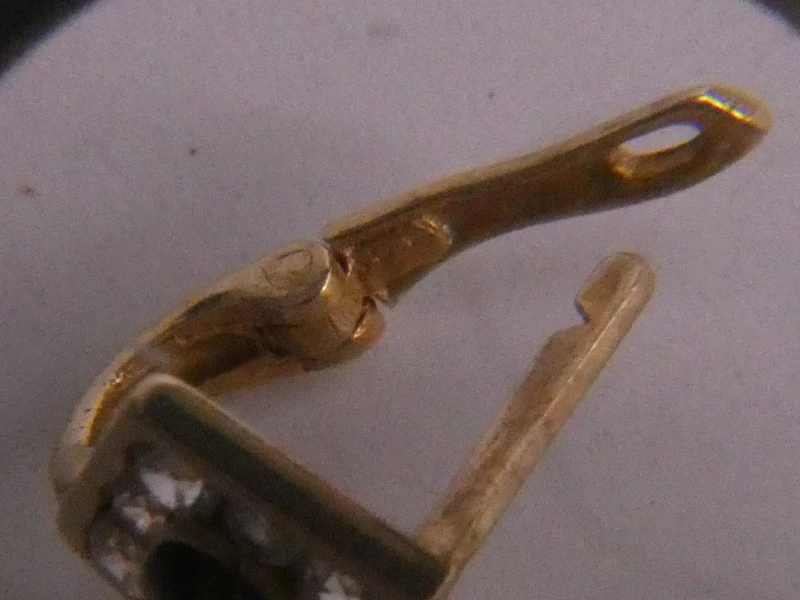 12K Gouden Oorbellen met Centrale Zwarte Steen - foto 5