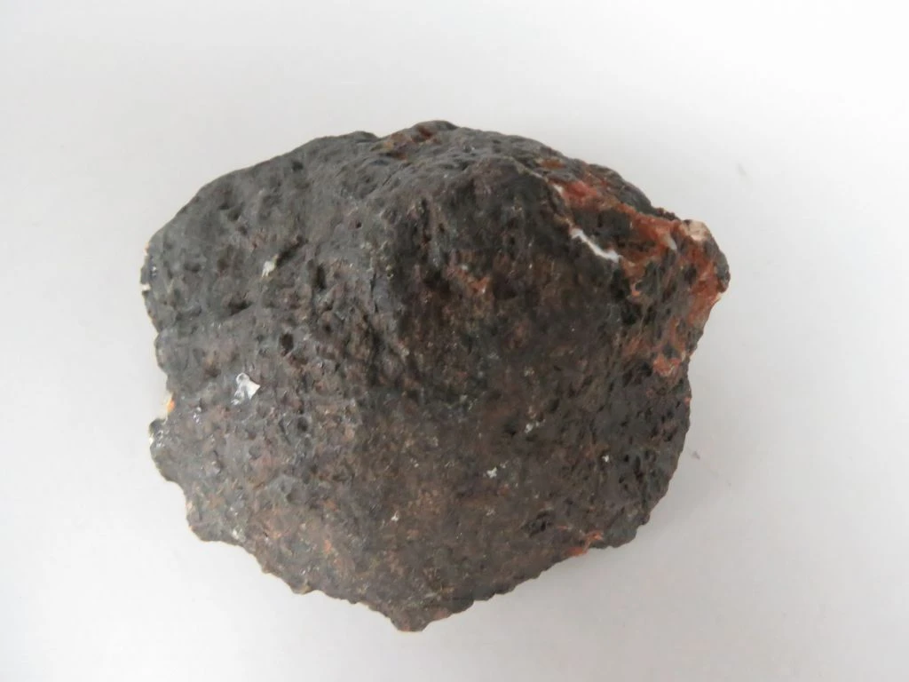 Kleine geode met kristallen