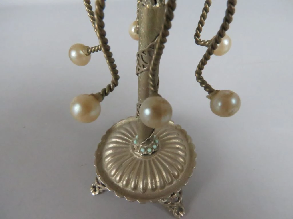 Vintage sieradenhouder met parelornamenten