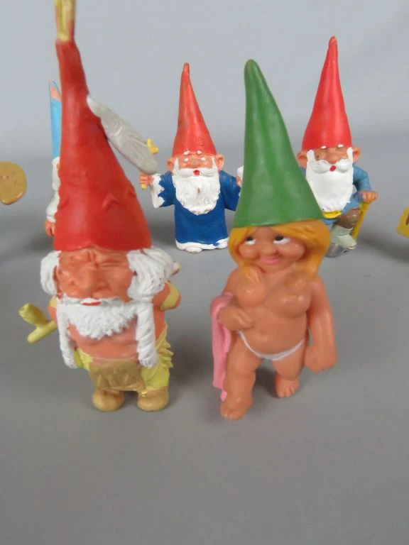 Set van 12 kabouterfiguren in verschillende poses
