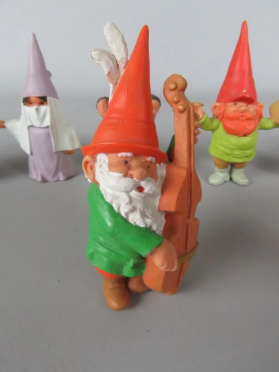 Set van 12 kabouterfiguren in verschillende poses