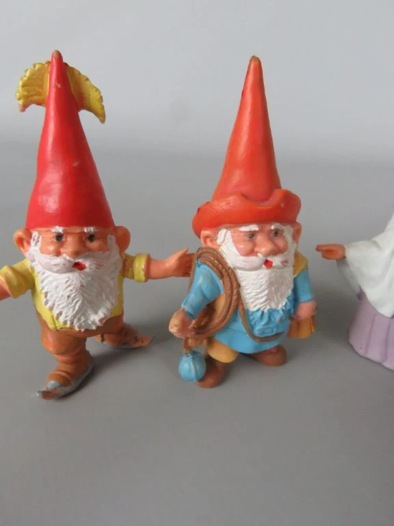 Set van 12 kabouterfiguren in verschillende poses