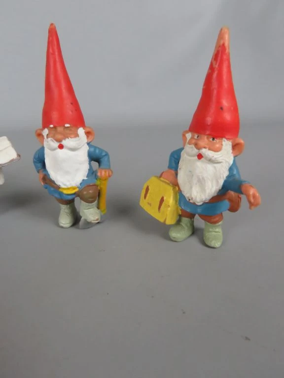 Set van 12 kabouterfiguren in verschillende poses