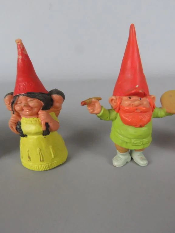 Set van 12 kabouterfiguren in verschillende poses