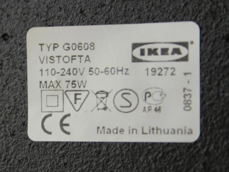 IKEA VISTOFTA staande leeslamp – zwart met witte lampscherm en voetschakelaar - foto 8