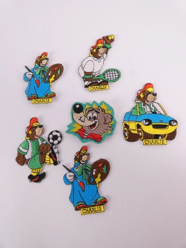 Lot patches en badges met diverse thema's - foto 11