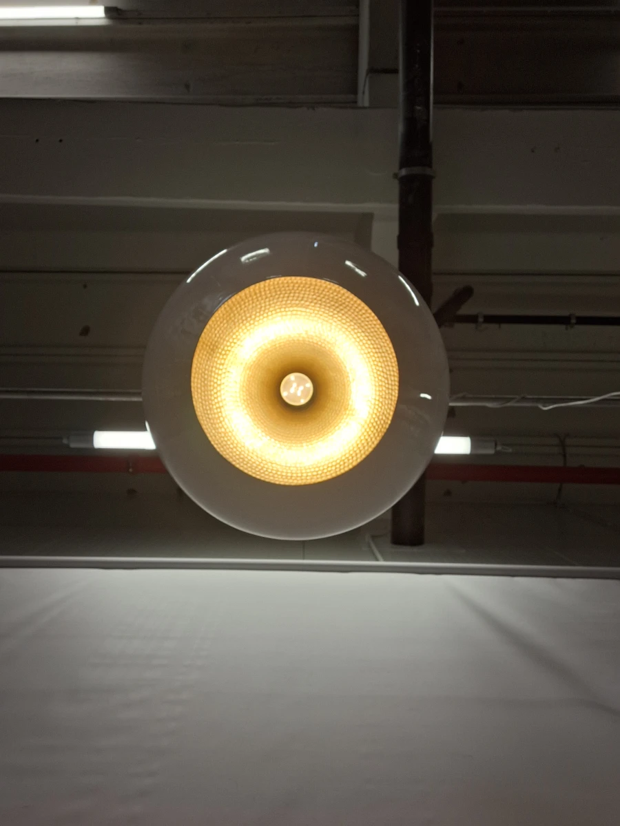 Tom Dixon Beat Stout hanglamp - Sculpturaal design en authentiek vakmanschap - foto 7