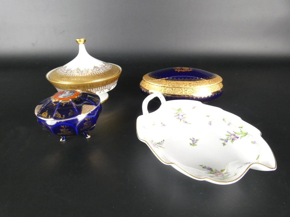 Set van 4 decoratieve porseleinen schaaltjes en doosjes - foto 2