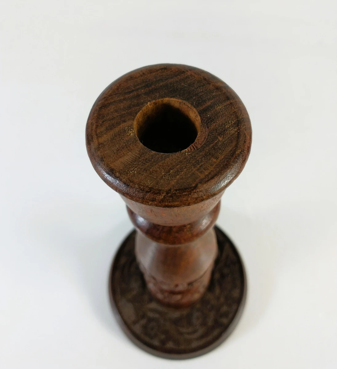 Paar vintage handgesneden houten kandelaars met bloemmotieven - foto 5