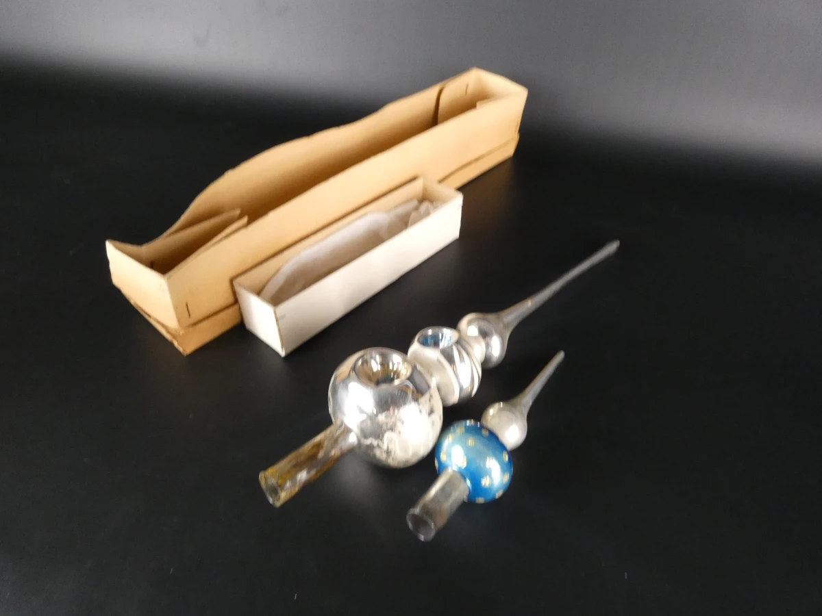 Set vintage kerstballen en piek in dozen - foto 27