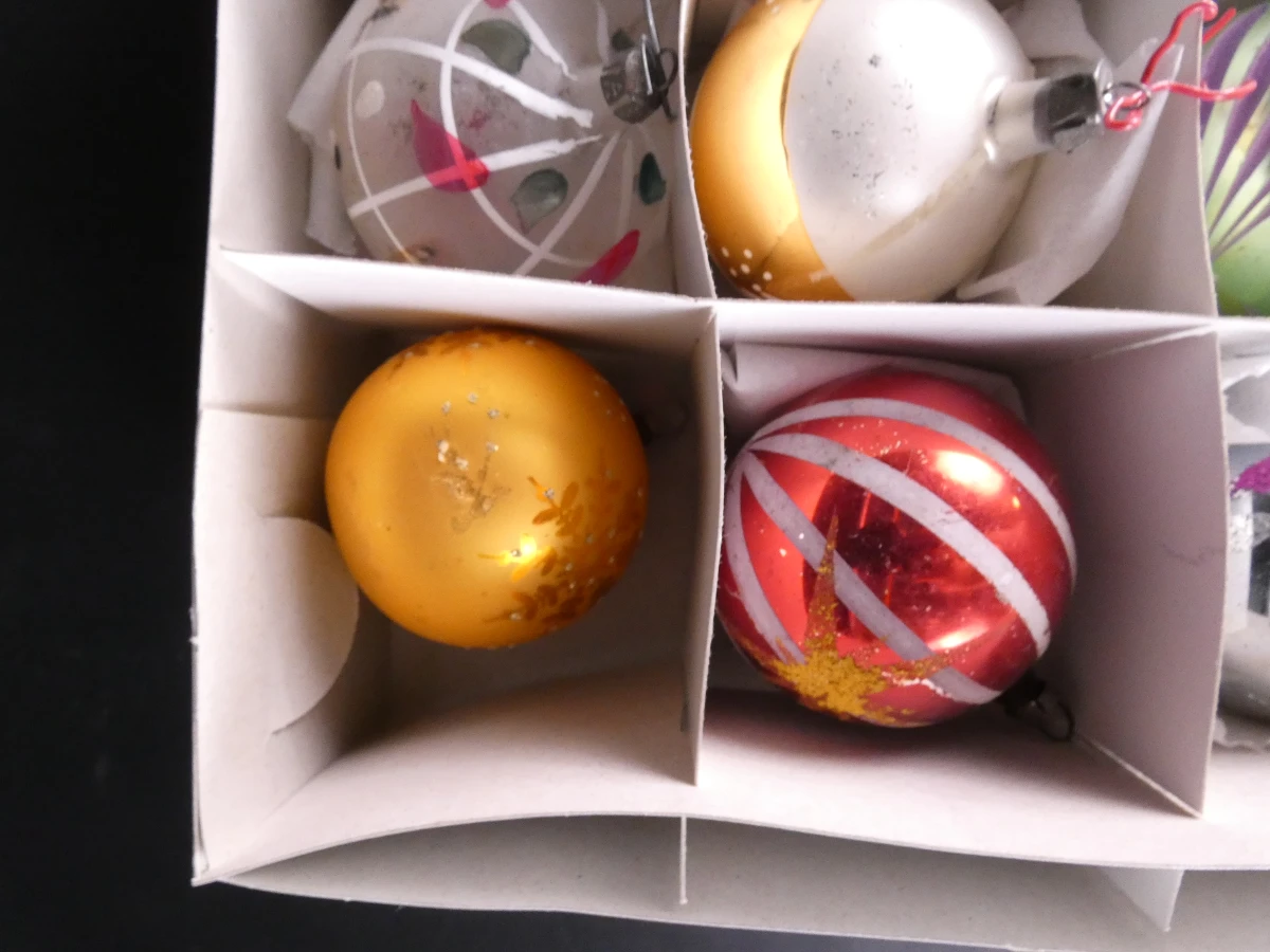 Set vintage kerstballen en pieken - foto 13