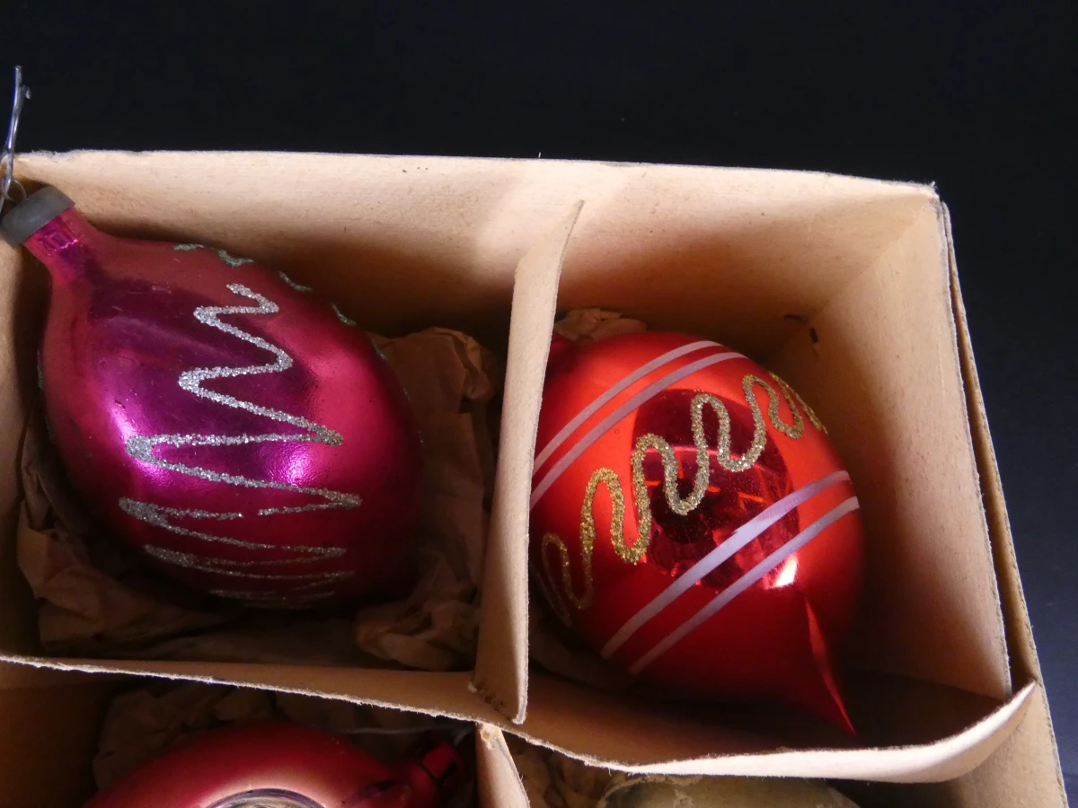 Set vintage kerstballen en pieken - foto 17