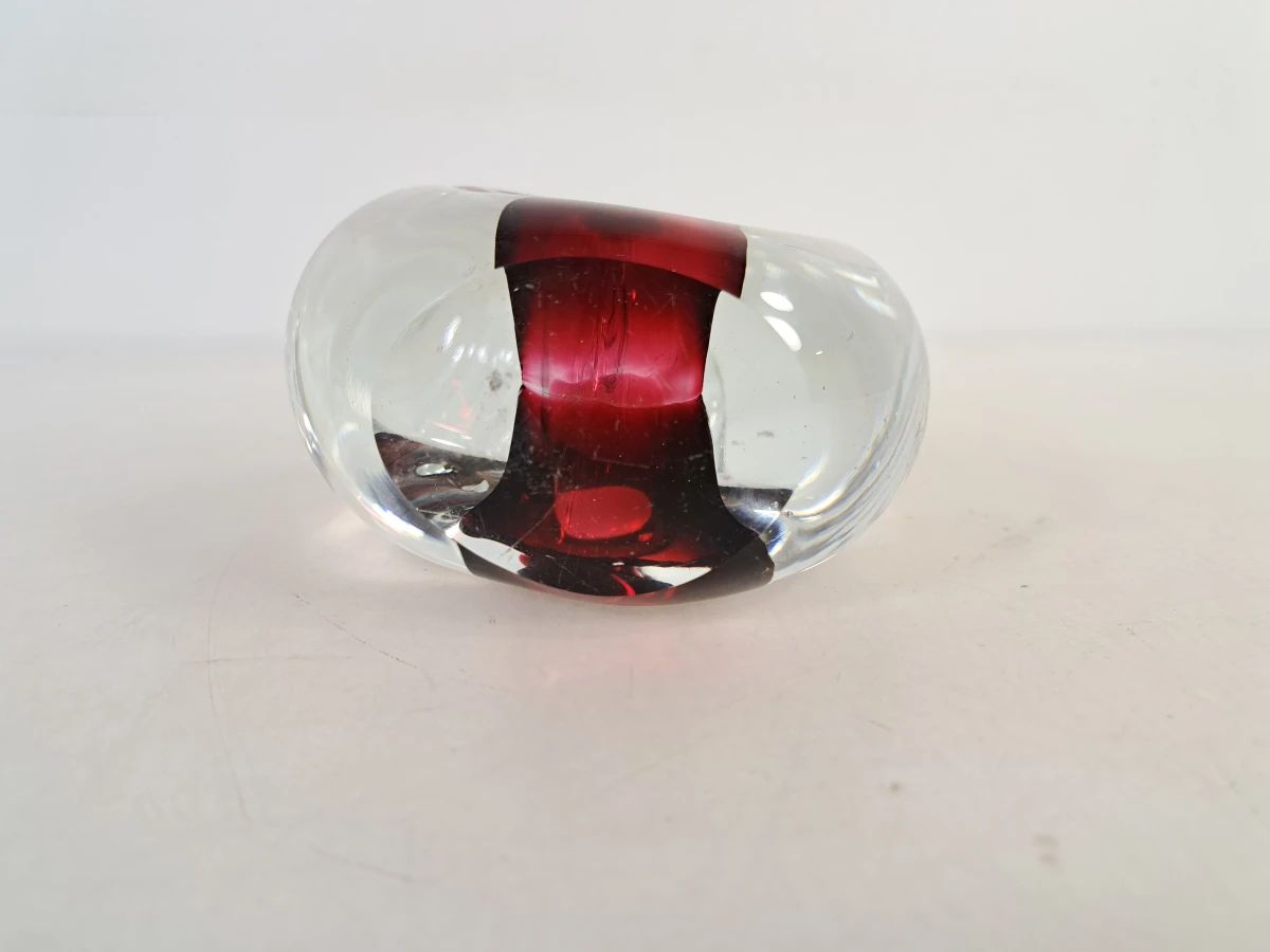 Glazen decoratief object met rode accenten - foto 6