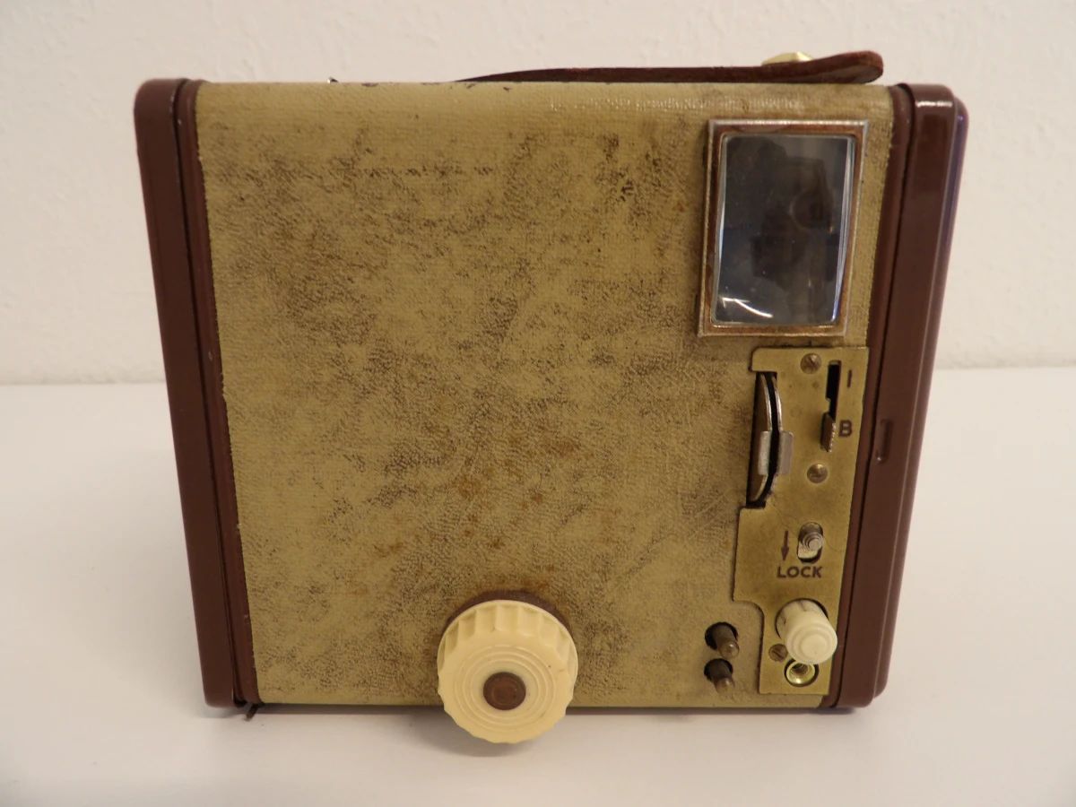Kodak Brownie Six-20 Camera Model F - foto 3