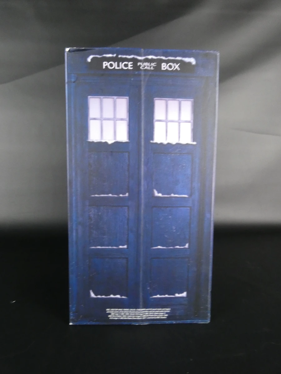Doctor Who verzamelset met kaarten, pins, sokken en accessoires - foto 2