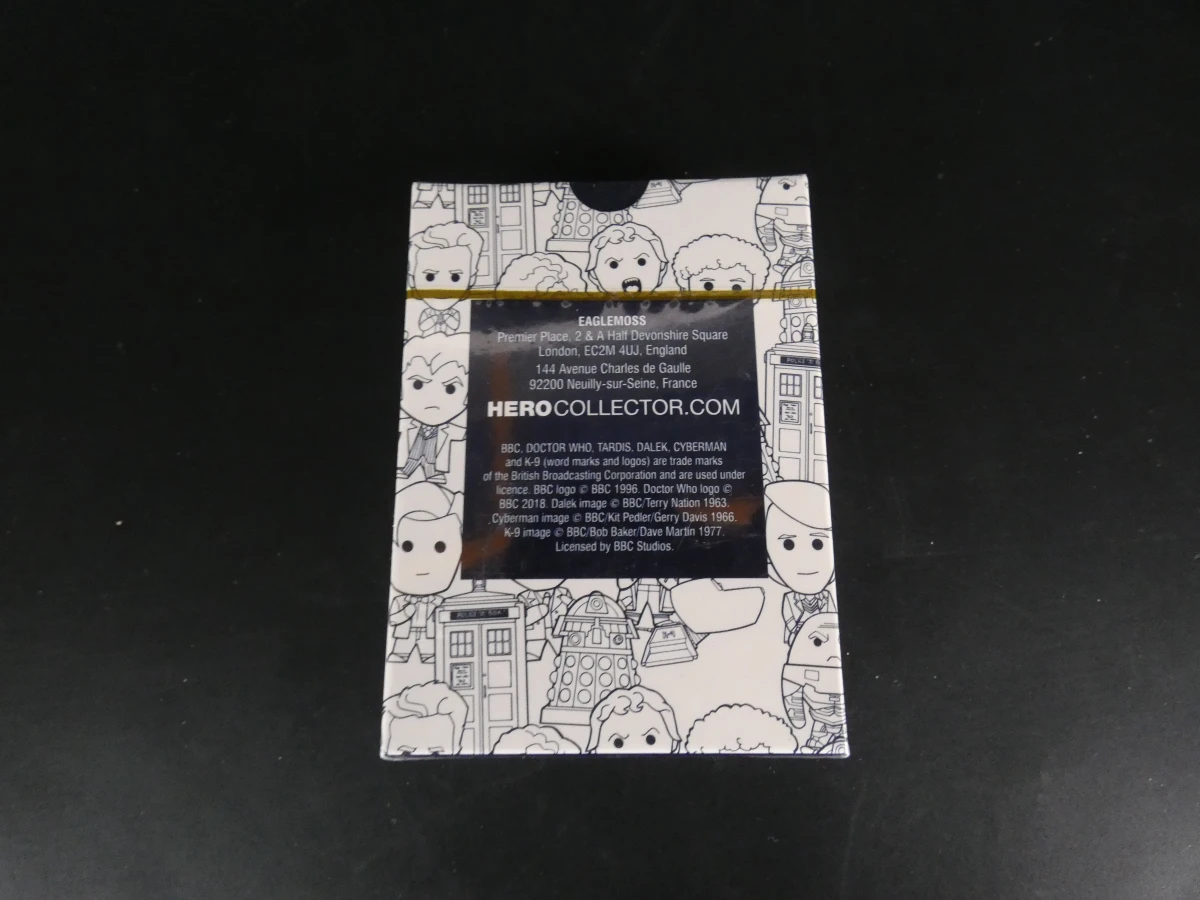 Doctor Who verzamelset met kaarten, pins, sokken en accessoires - foto 11