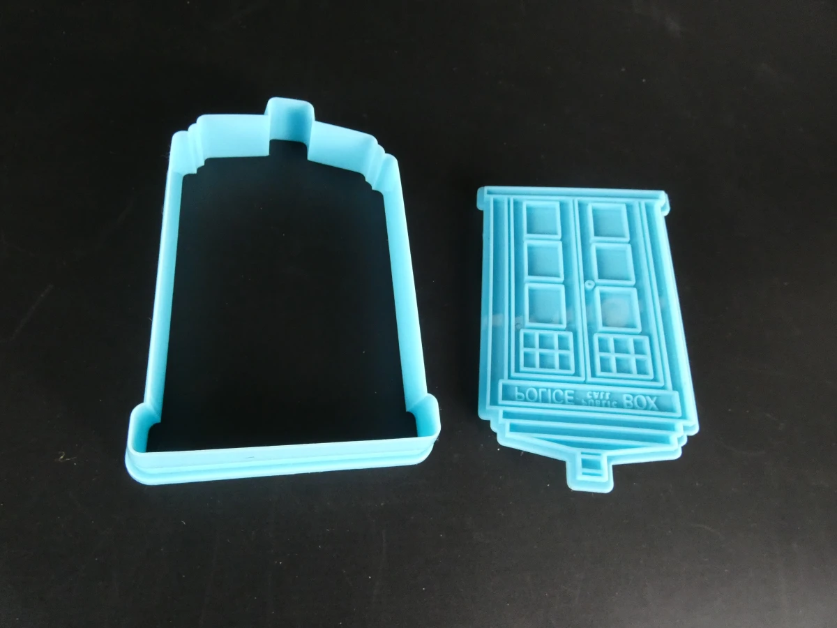 Doctor Who verzamelset met kaarten, pins, sokken en accessoires - foto 17