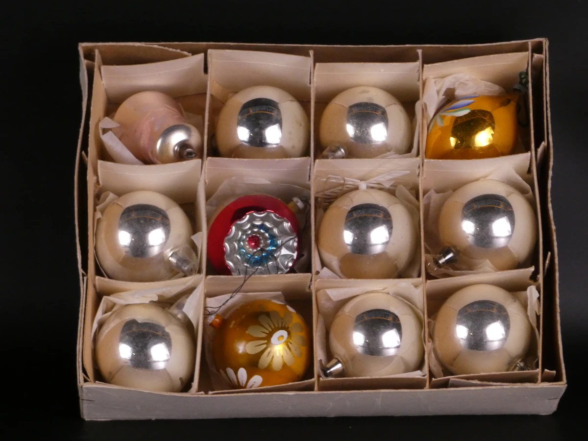 Set vintage kerstballen in dozen - foto 3